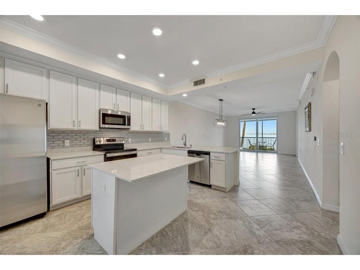 910 Tidewater Shores Loop #304 Bradenton FL 34208 A4675272 image4