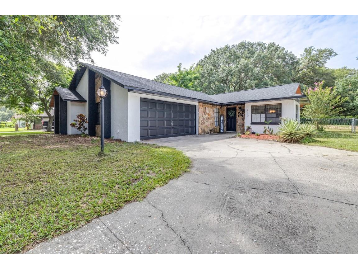 910 Van Drive Auburndale FL 33823 L4953885 image1