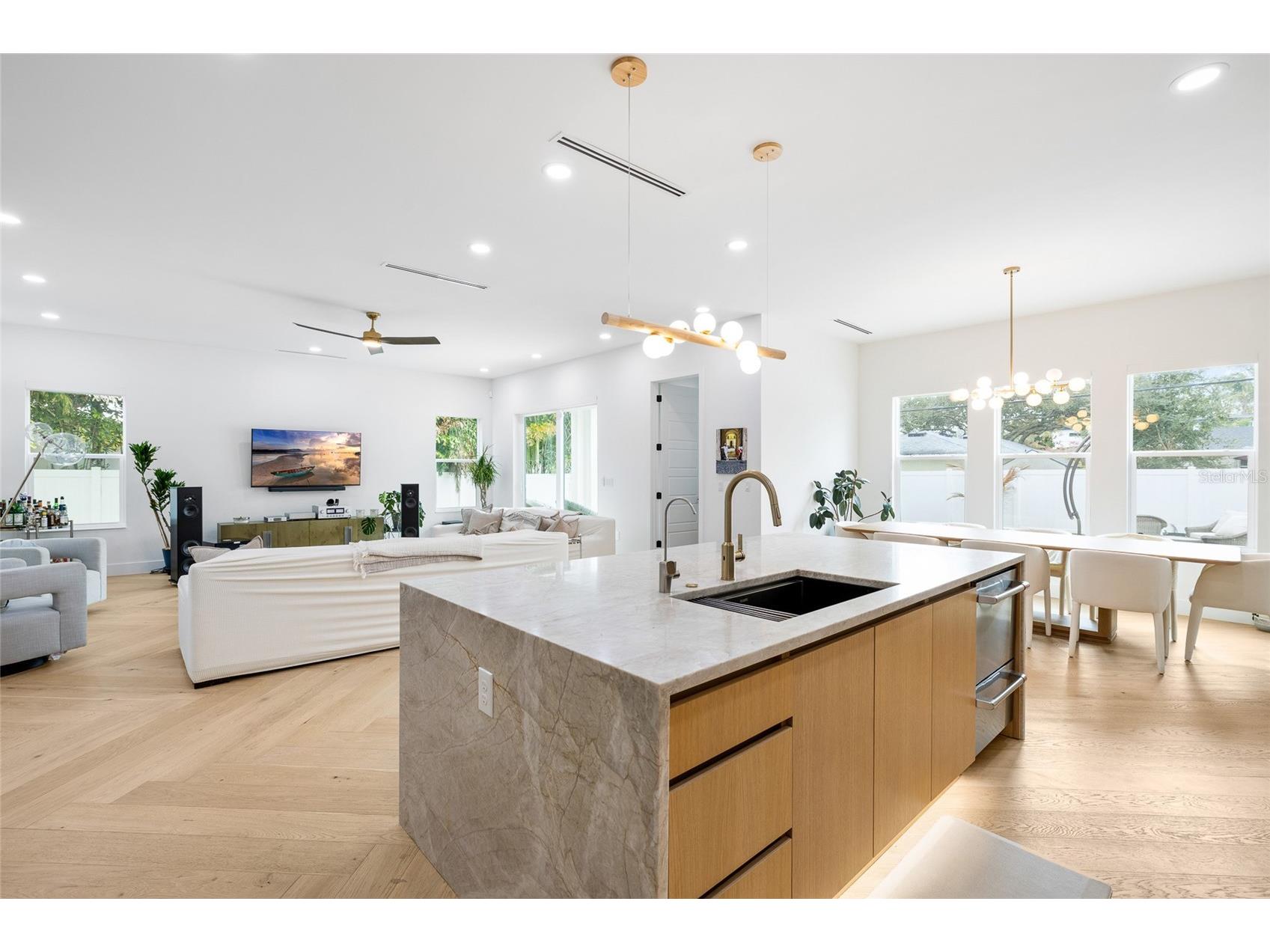 910 W West Street Tampa FL 33602 TB8472056 image14