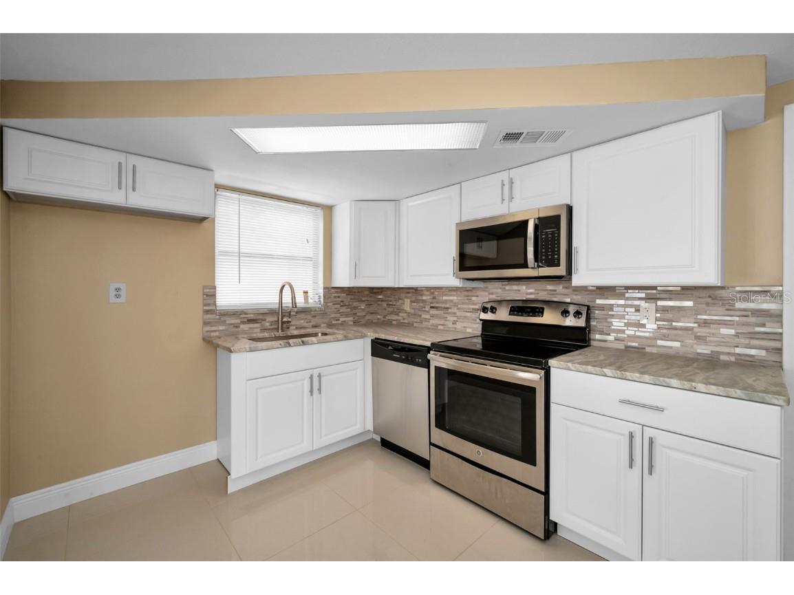 9100 Lunar Lane Port Richey FL 34668 TB8392203 image17