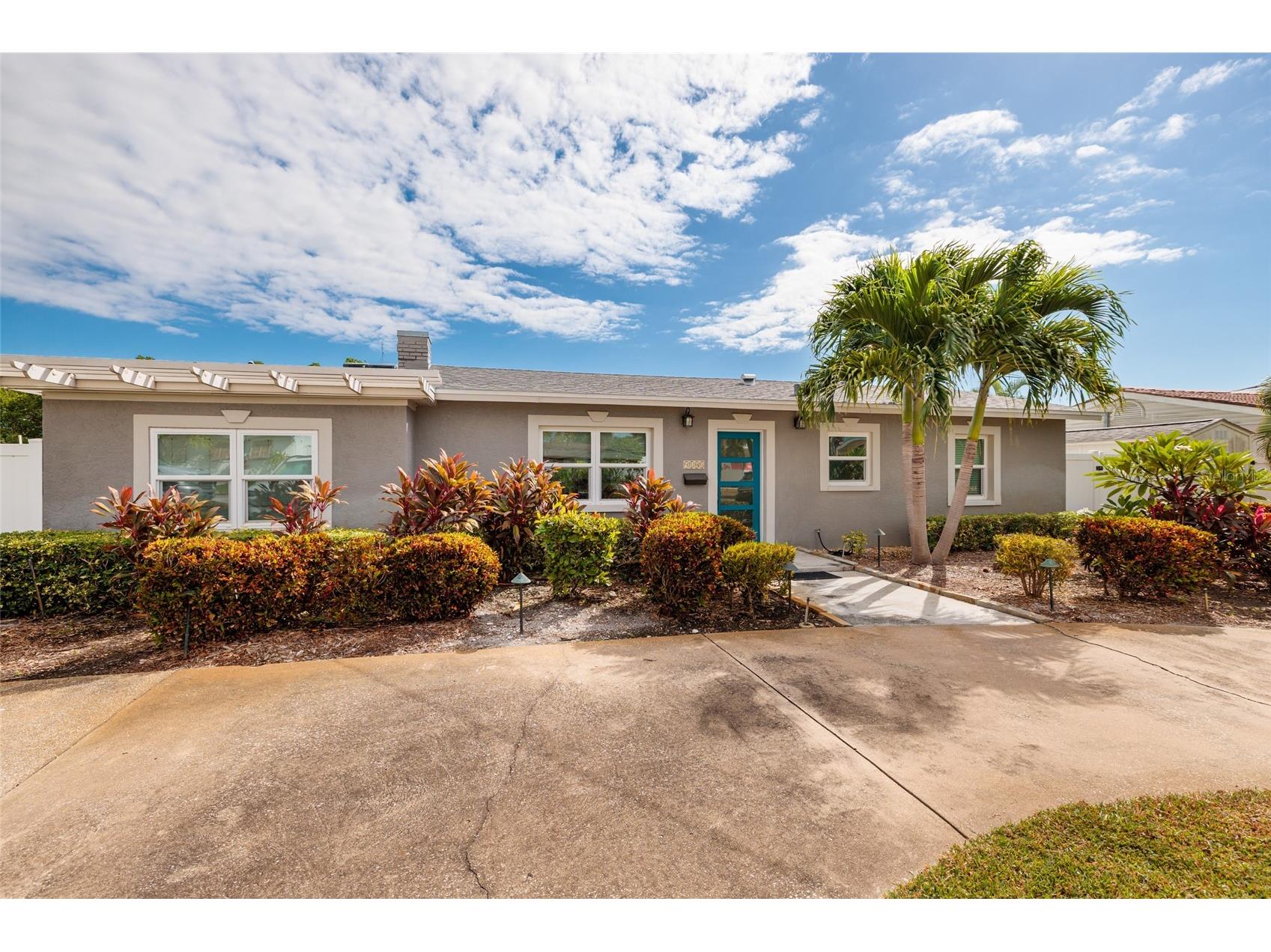 9101 Sun Isle Drive NE Saint Petersburg FL 33702 TB8444181 image1