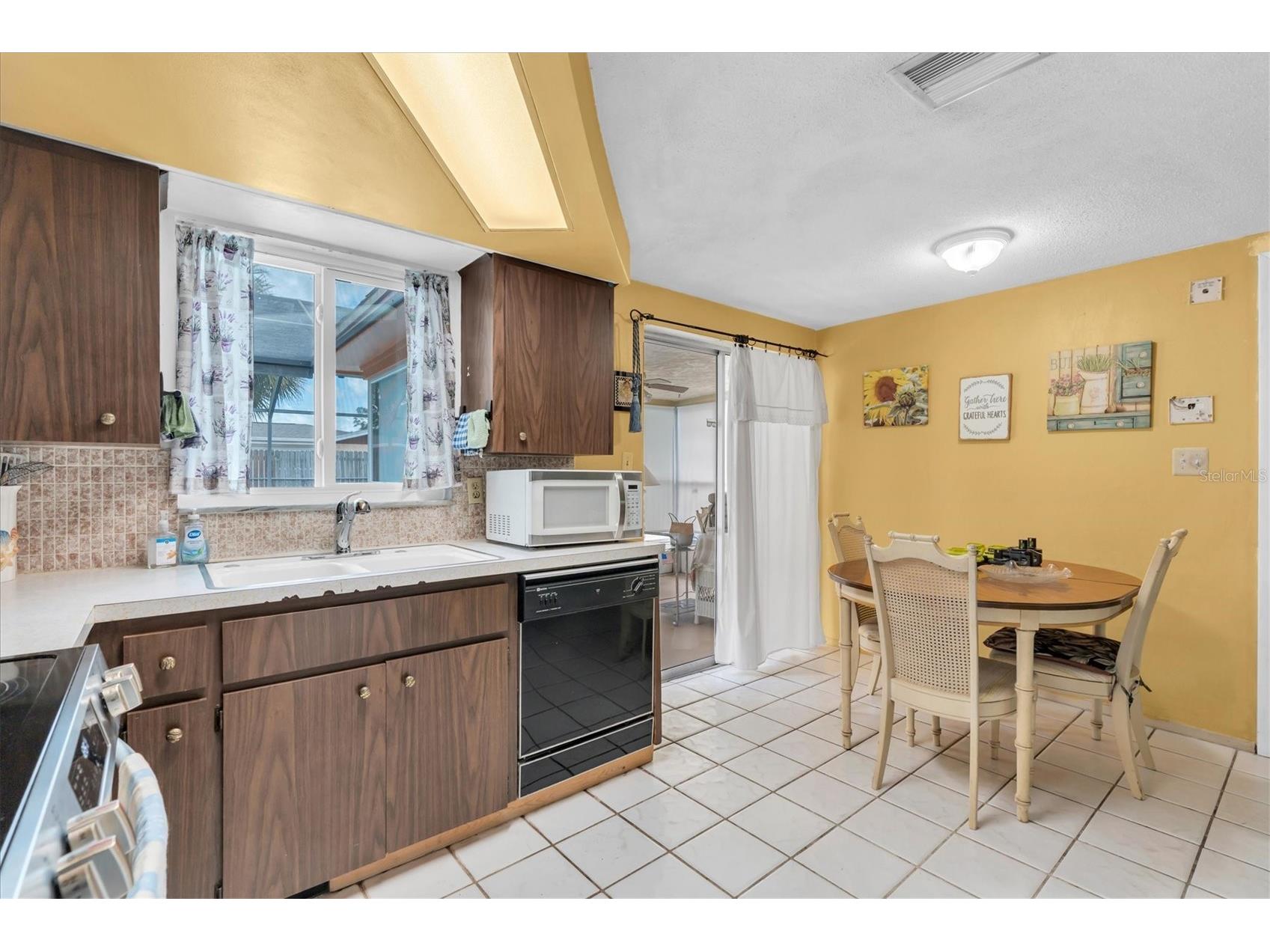 9106 Lunar Lane Port Richey FL 34668 W7885369 image19