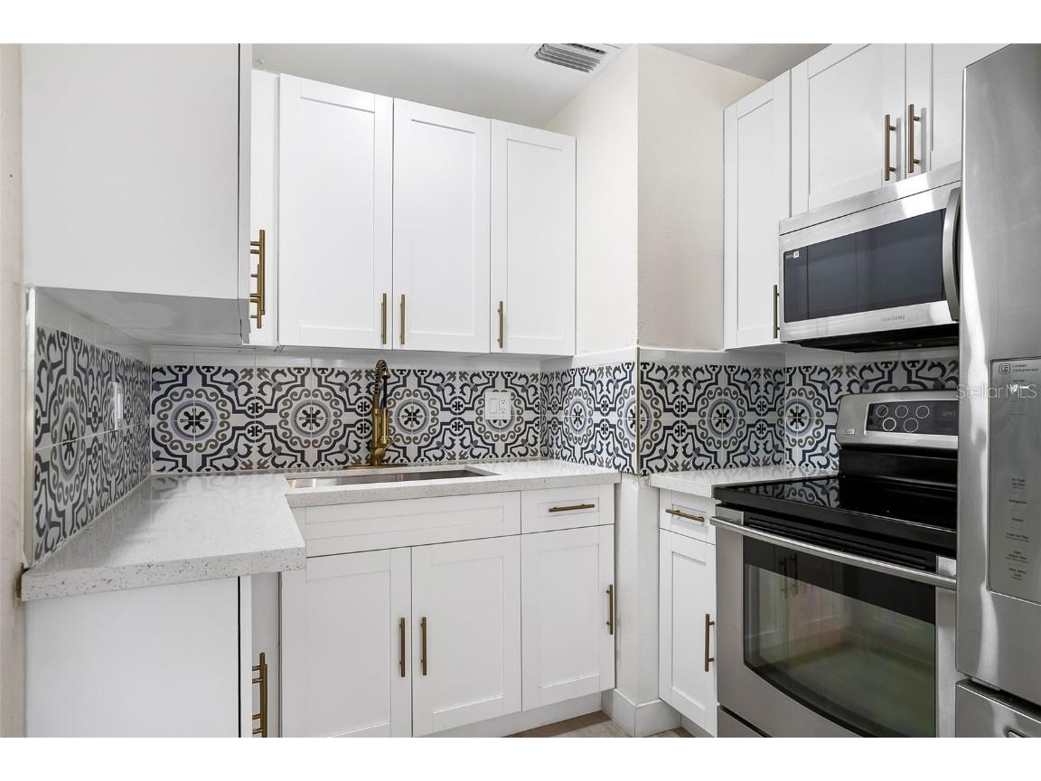 911 13th Street E Bradenton FL 34208 A4666266 image2