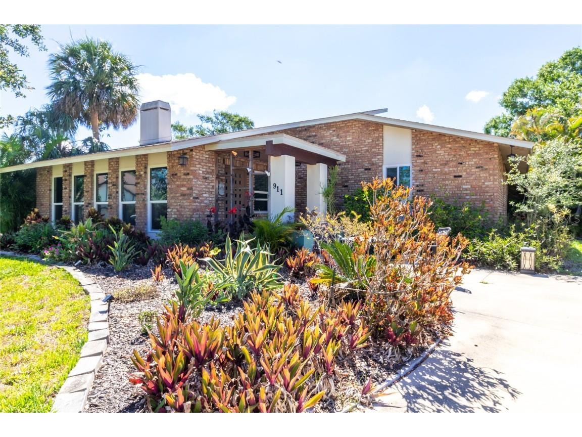 911 Cimarron Circle Bradenton FL 34209 A4652240 image1