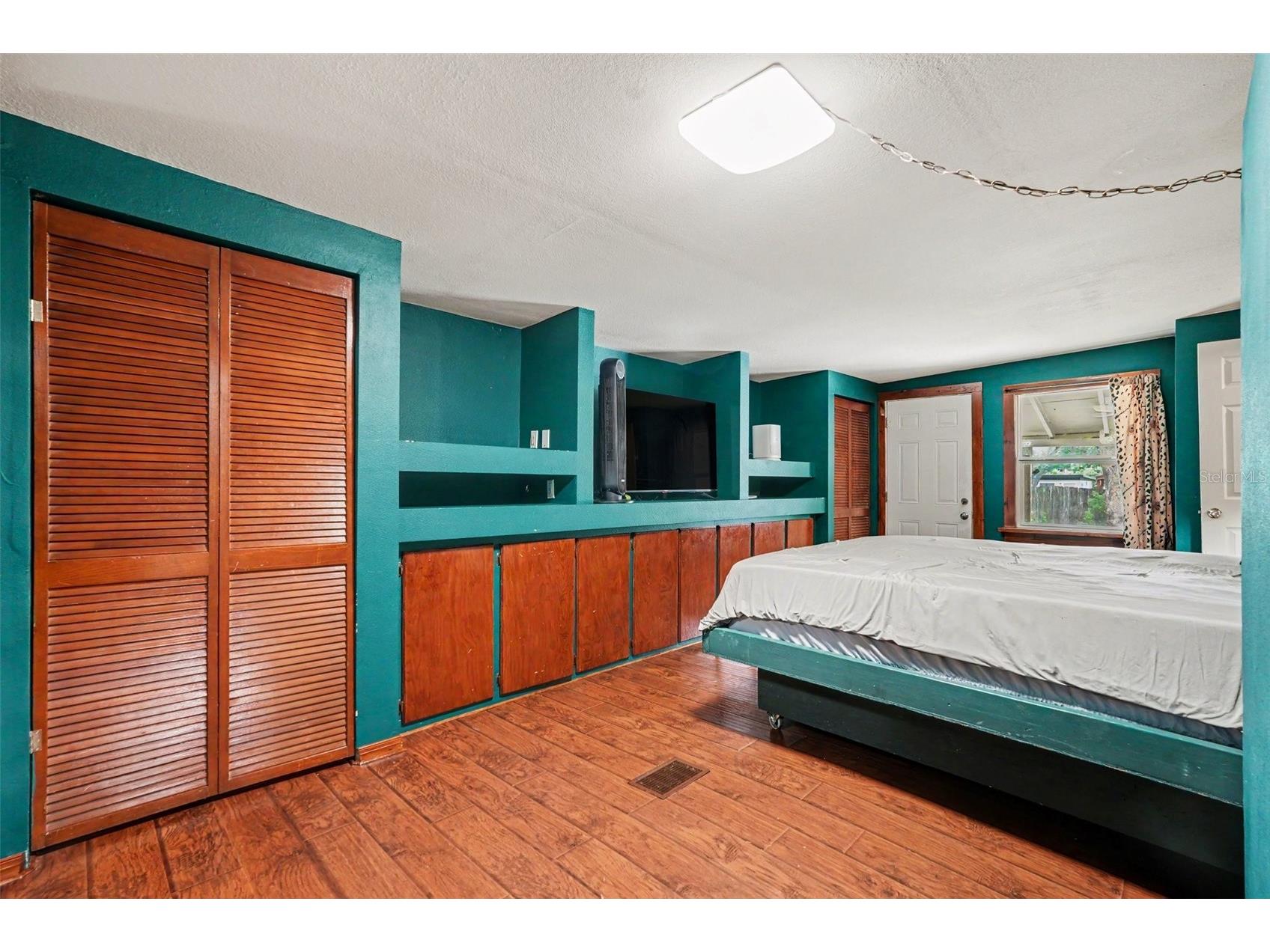 911 E 123rd Avenue Tampa FL 33612 TB8526988 image17