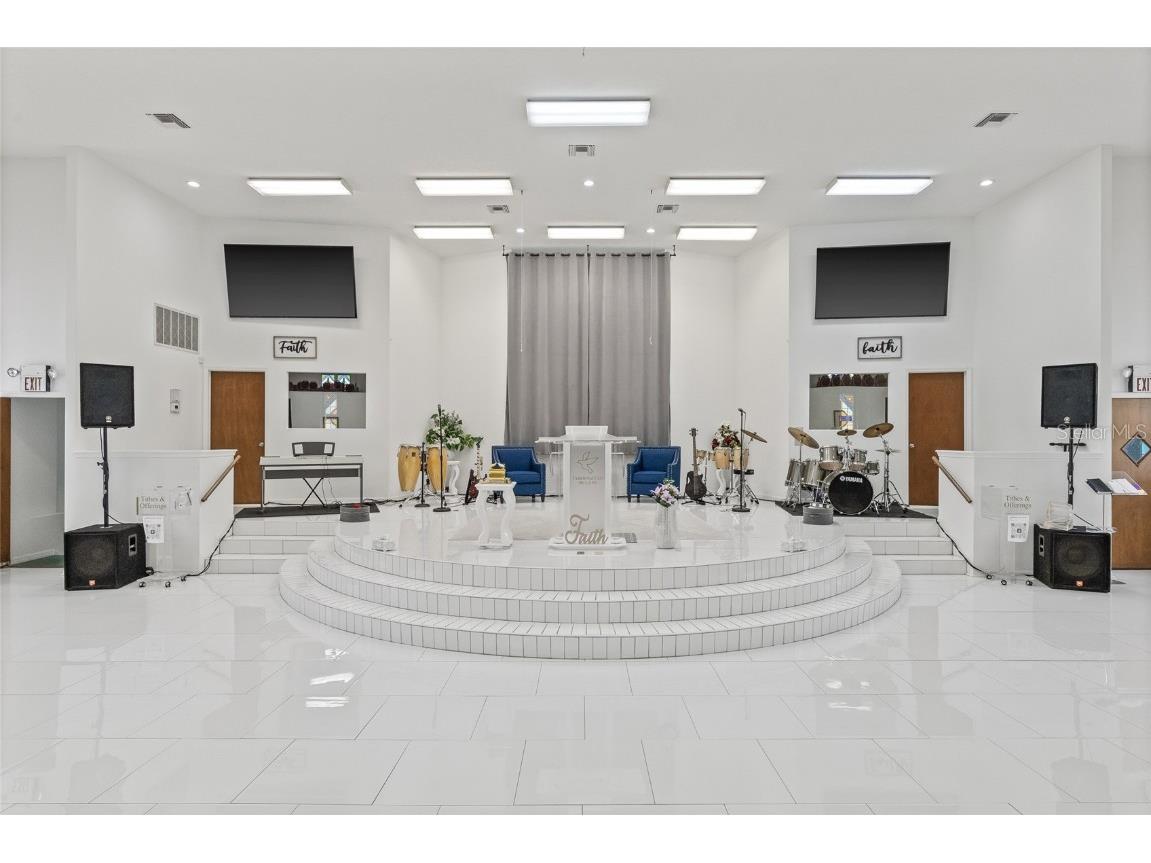 911 E Warren Street Plant City FL 33563 A4657624 image26