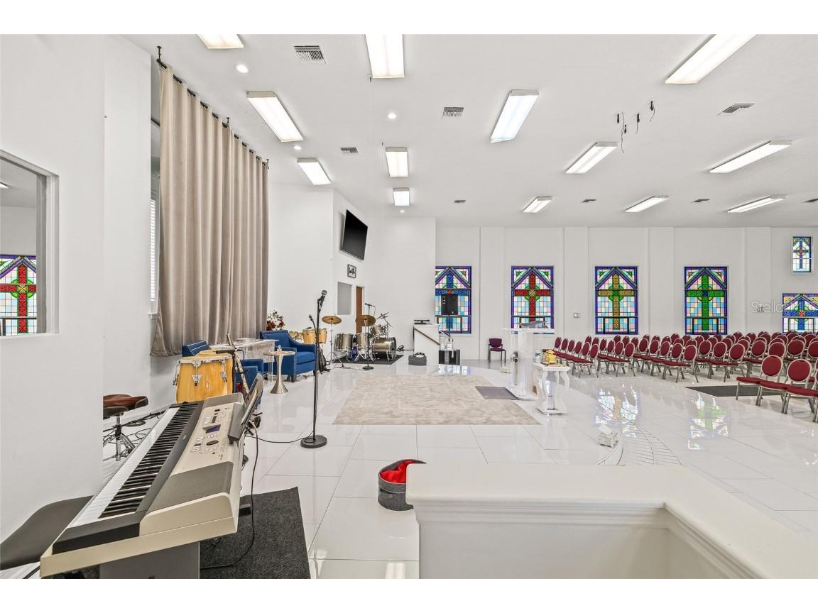 911 E Warren Street Plant City FL 33563 A4657624 image28