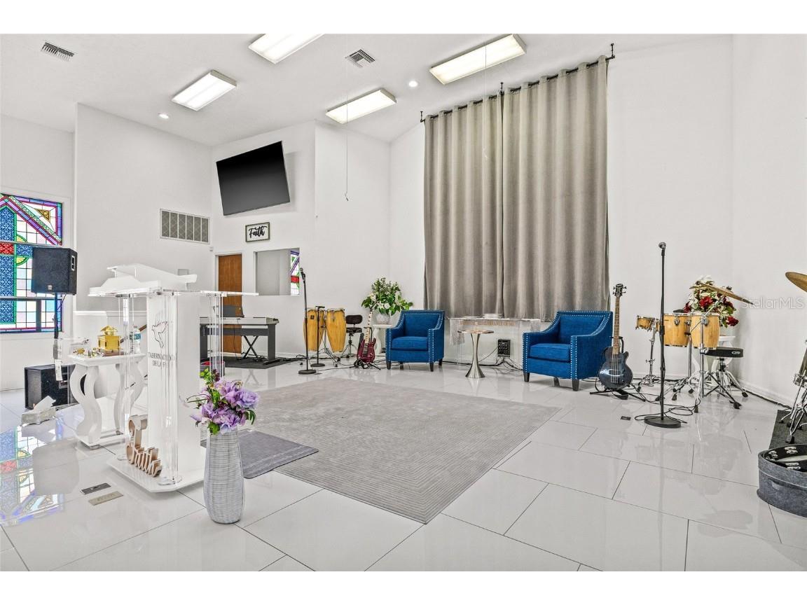 911 E Warren Street Plant City FL 33563 A4657624 image29