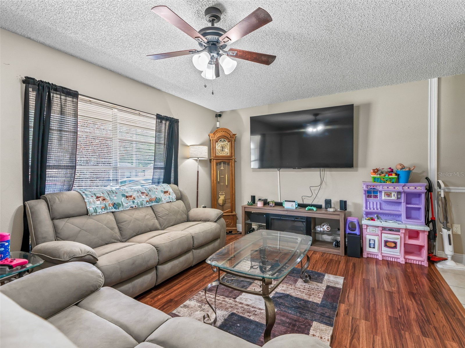 911 Jacaranda Drive Lady Lake FL 32159 OM721984 image2