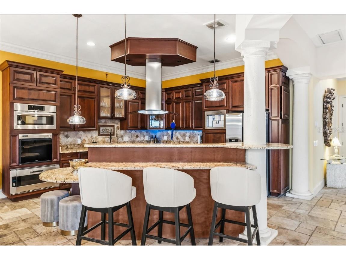 911 Jungle Avenue N Saint Petersburg FL 33710 O6358654 image12