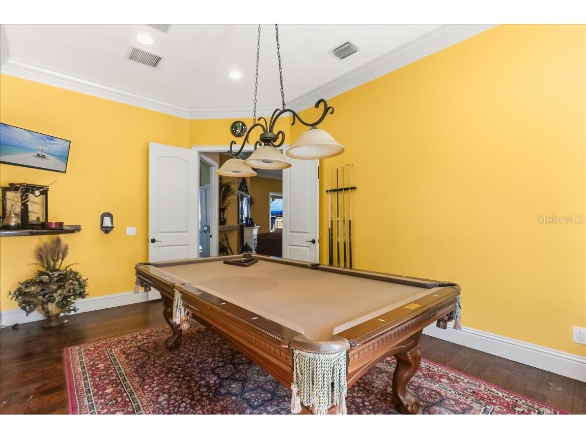 911 Jungle Avenue N Saint Petersburg FL 33710 O6358654 image14