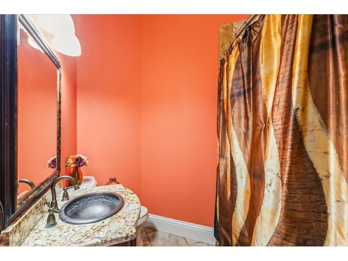 911 Jungle Avenue N Saint Petersburg FL 33710 O6358654 image17