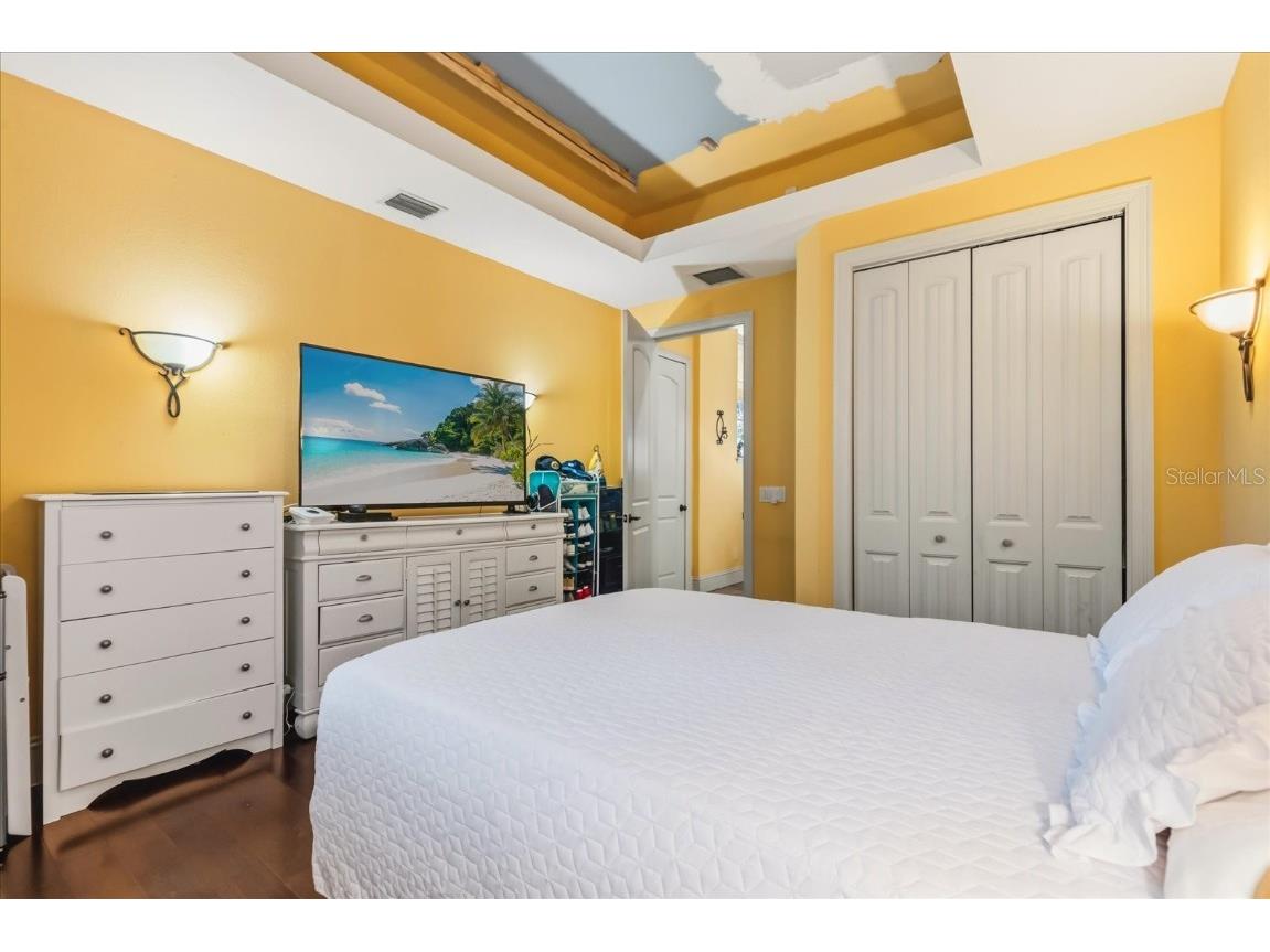 911 Jungle Avenue N Saint Petersburg FL 33710 O6358654 image19