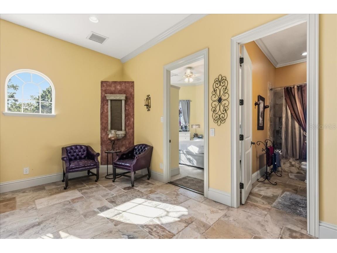 911 Jungle Avenue N Saint Petersburg FL 33710 O6358654 image23