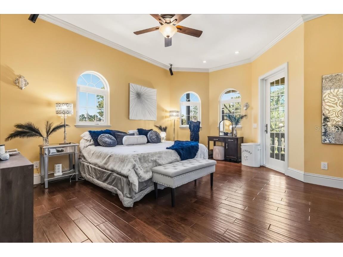 911 Jungle Avenue N Saint Petersburg FL 33710 O6358654 image27