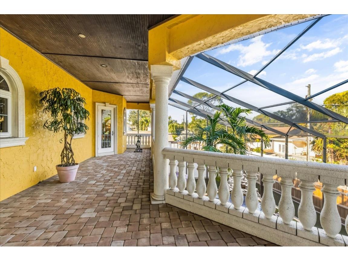 911 Jungle Avenue N Saint Petersburg FL 33710 O6358654 image32