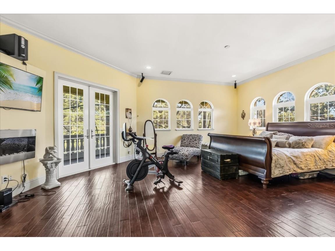 911 Jungle Avenue N Saint Petersburg FL 33710 O6358654 image35