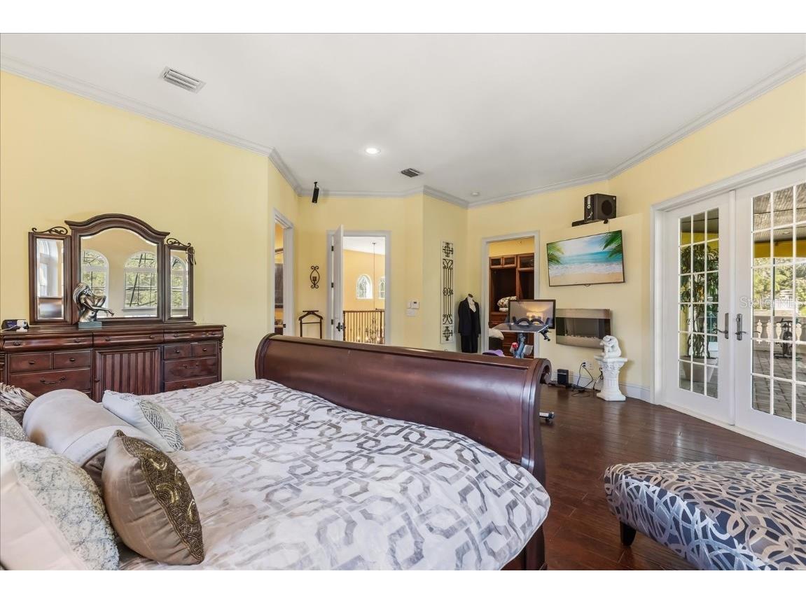 911 Jungle Avenue N Saint Petersburg FL 33710 O6358654 image36