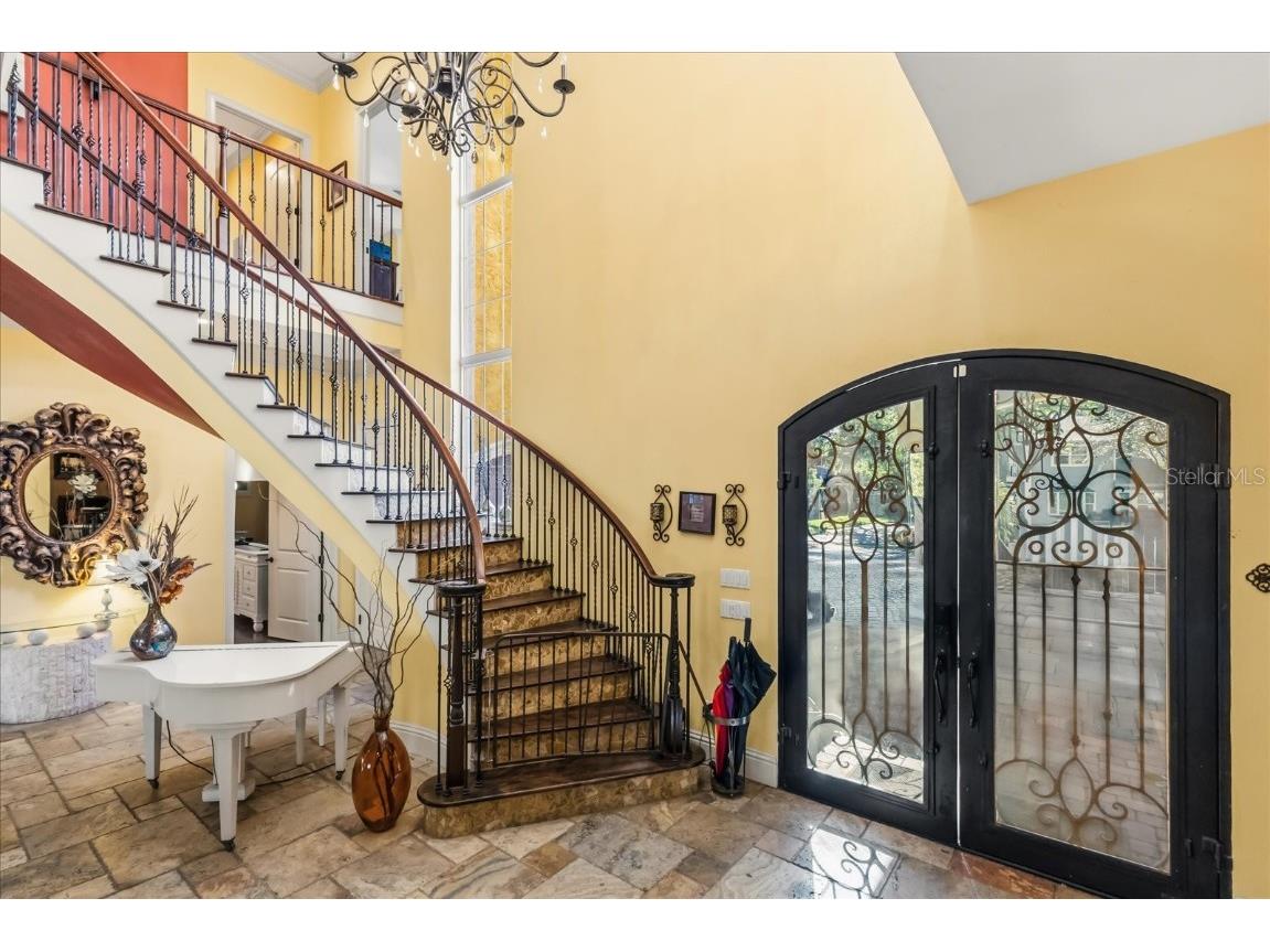 911 Jungle Avenue N Saint Petersburg FL 33710 O6358654 image5