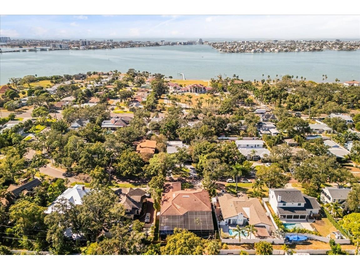 911 Jungle Avenue N Saint Petersburg FL 33710 O6358654 image73