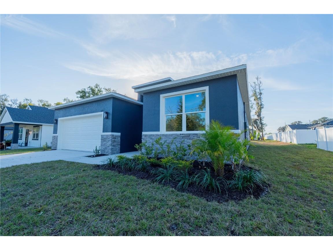 911 N New Hampshire Avenue Tavares FL 32778 O6371717 image3