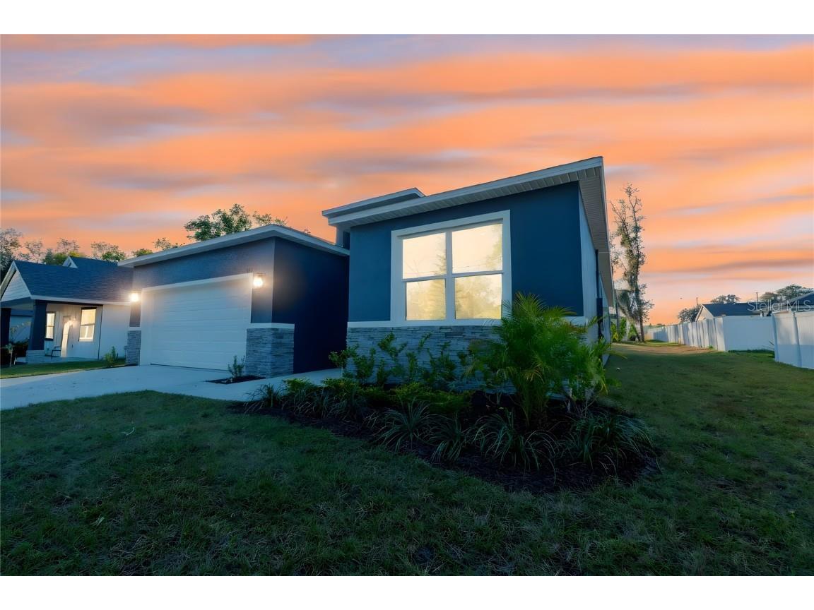 911 N New Hampshire Avenue Tavares FL 32778 O6371717 image4