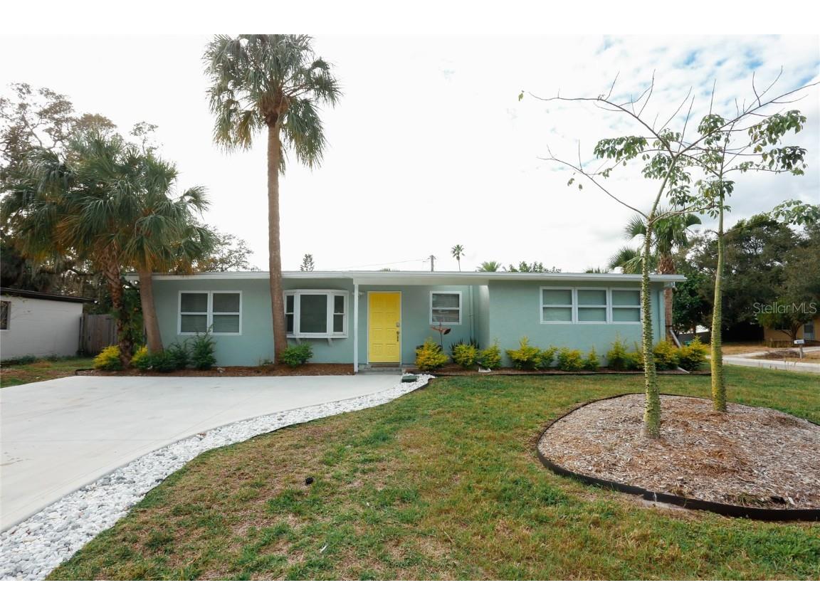 911 Sandpiper Way S Saint Petersburg FL 33707 U8229895 image1