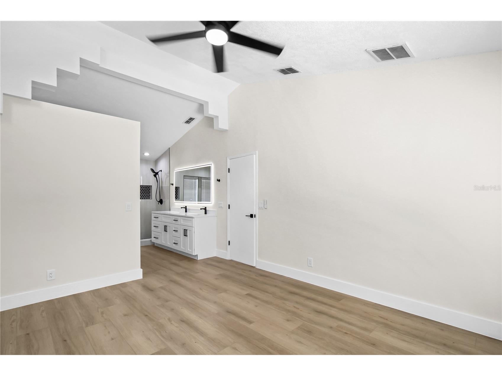 911 Valley View Circle Palm Harbor FL 34684 TB8512051 image15