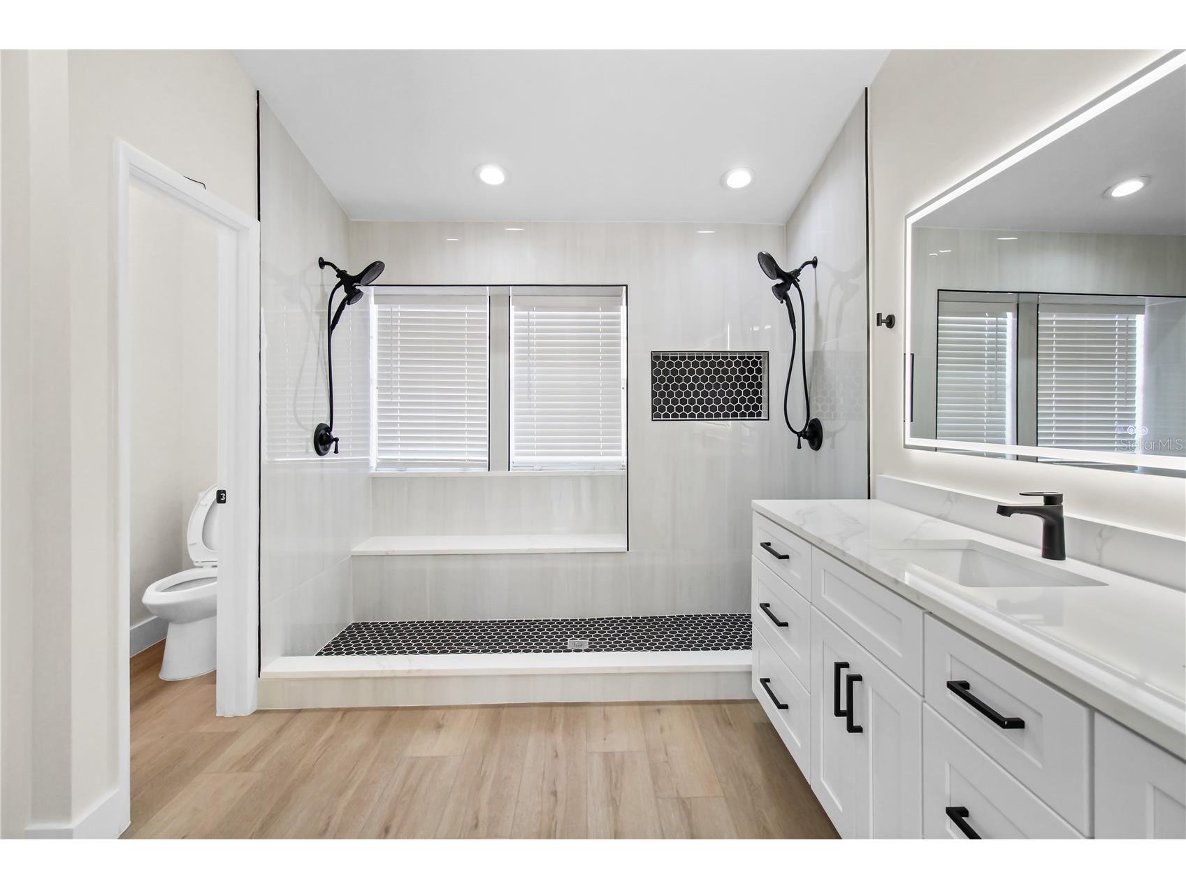 911 Valley View Circle Palm Harbor FL 34684 TB8512051 image17