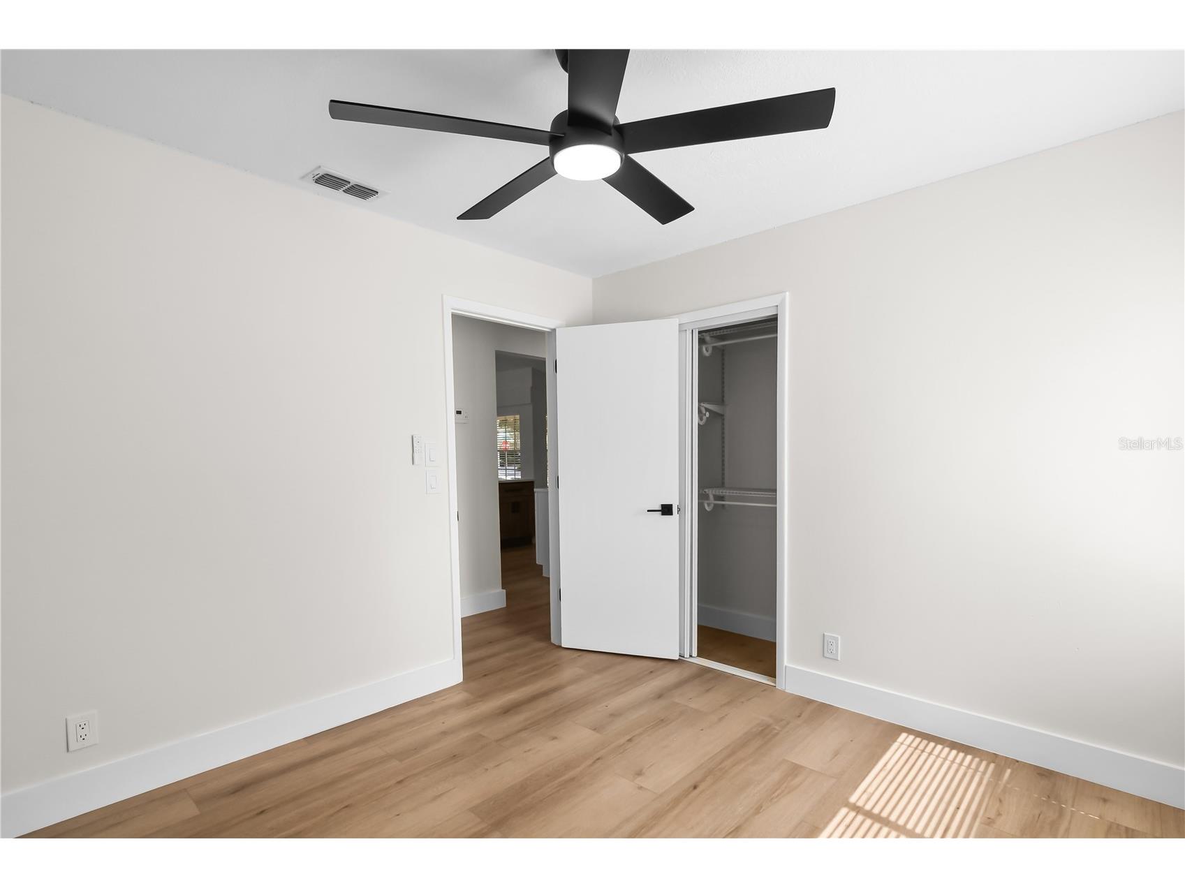 911 Valley View Circle Palm Harbor FL 34684 TB8512051 image23