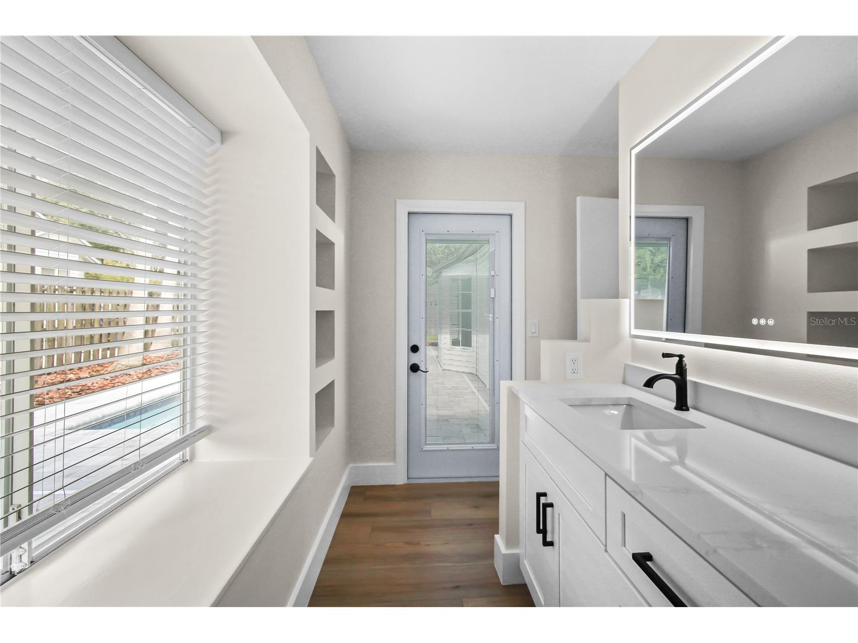 911 Valley View Circle Palm Harbor FL 34684 TB8512051 image27