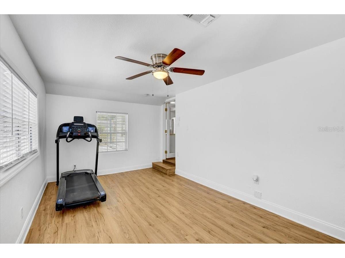 911 W Candlewood Avenue Tampa FL 33603 TB8447870 image35