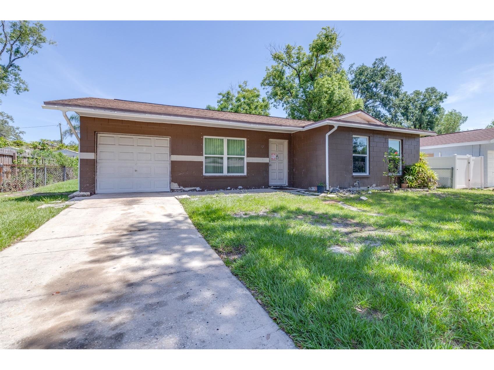 911 W Gaston Place Tampa FL 33604 L4963755 image1
