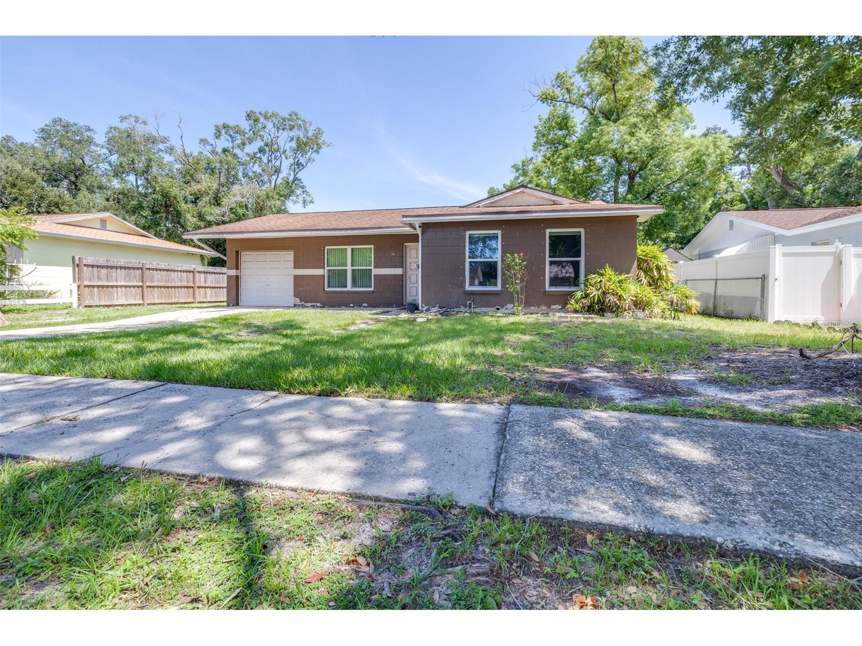 911 W Gaston Place Tampa FL 33604 L4963755 image2
