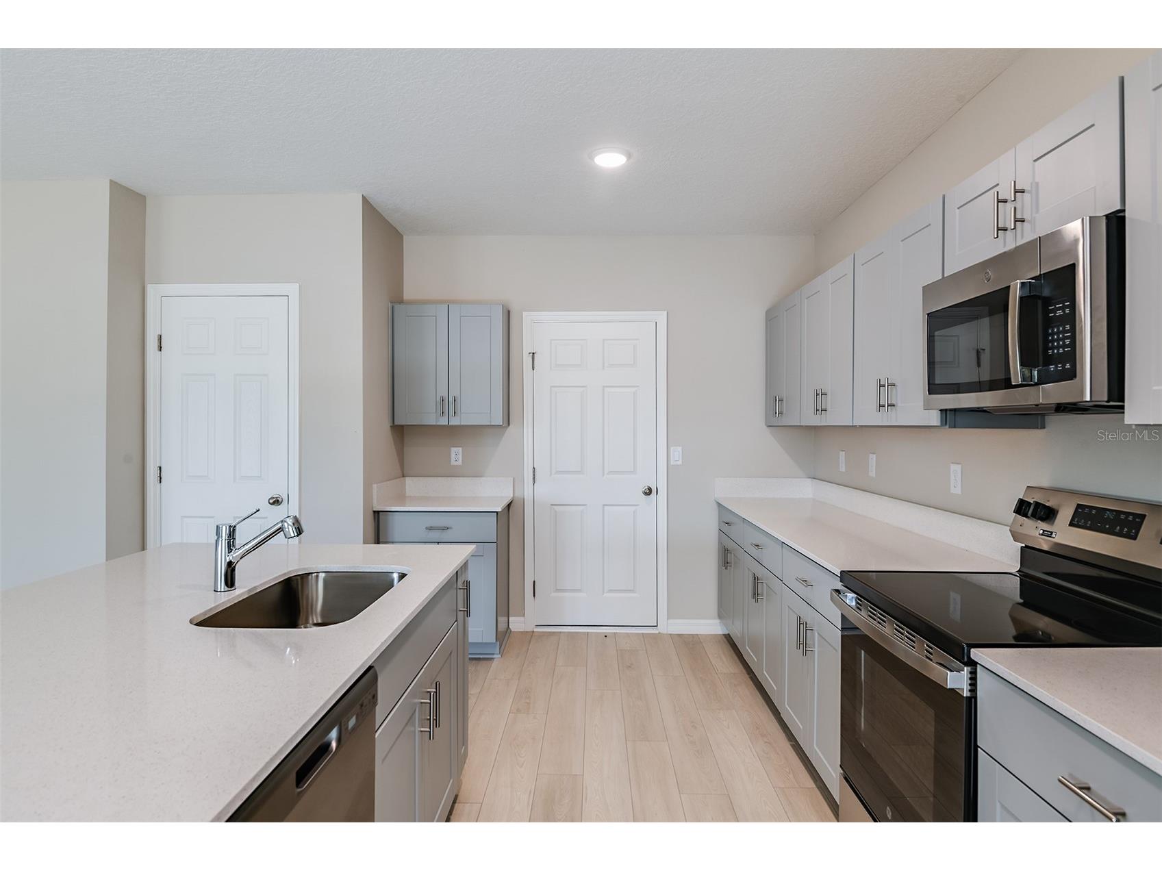 9110 Belleview Forest Pass Dade City FL 33525 TB8512143 image9