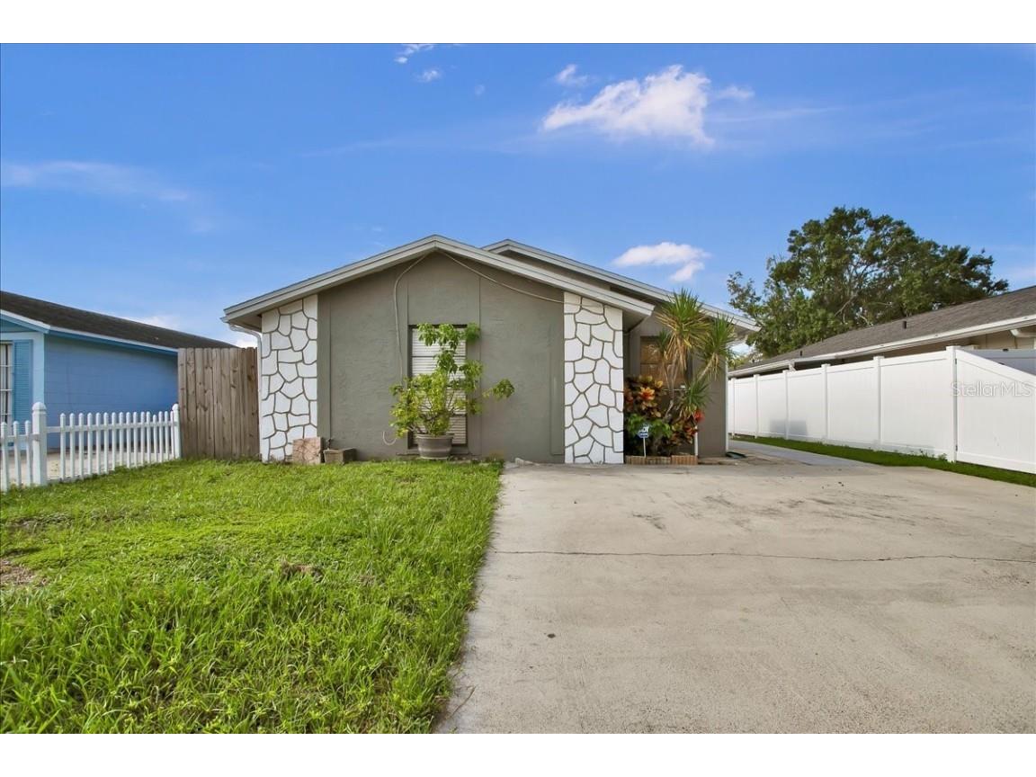 9112 Suffield Court Tampa FL 33615 TB8423431 image1