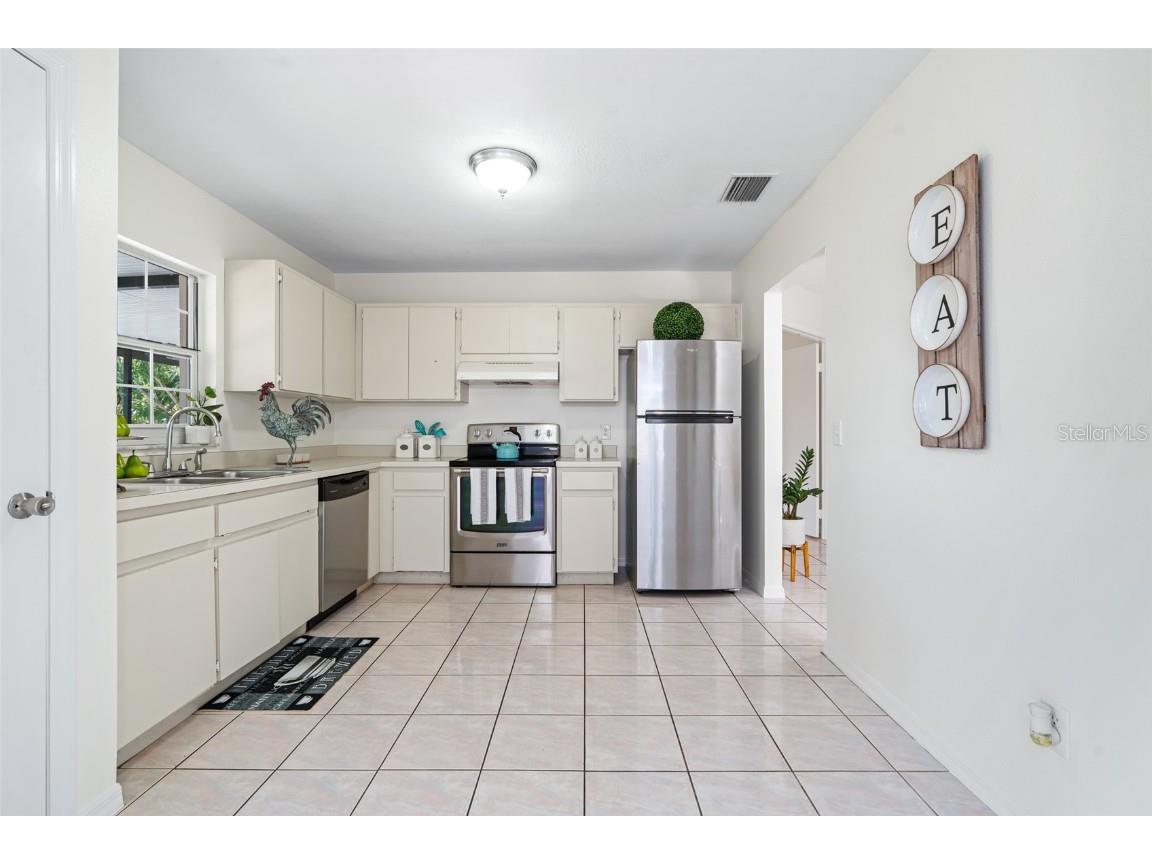 9114 Camino Villa Boulevard, Tampa, FL, 33635 | MLS: T3536439 | Edina ...