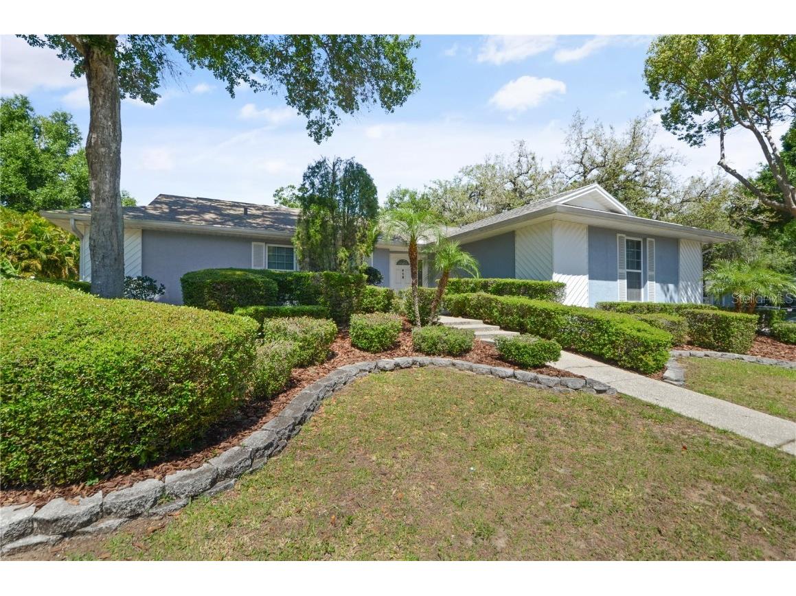 912 Black Knight Drive Valrico FL 33594 - VALRICO LAKE O6196033 image1