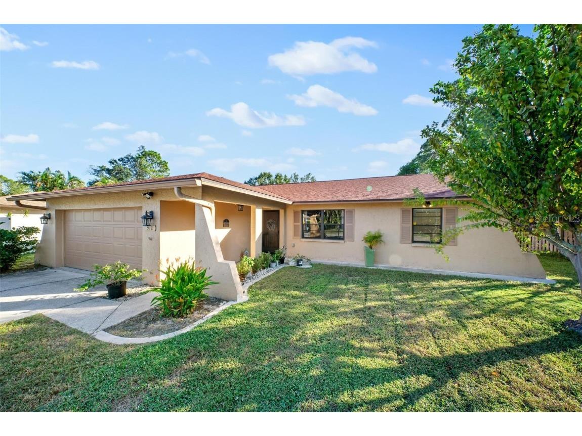 912 Cypress Wood Lane Sarasota FL 34243 A4588234 image1