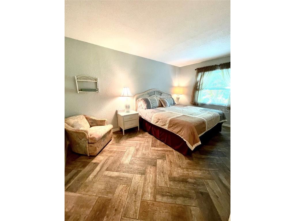 912 La Costa Circle #UNIT 3 Sarasota FL 34237 A4658764 image26