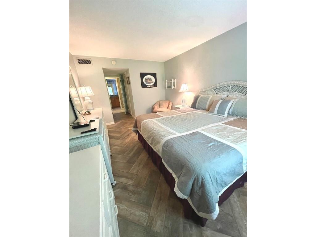 912 La Costa Circle #UNIT 3 Sarasota FL 34237 A4658764 image27