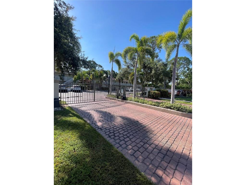 912 La Costa Circle #UNIT 3 Sarasota FL 34237 A4658764 image40