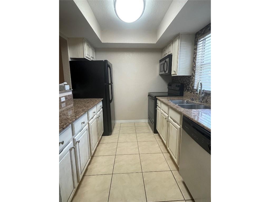 912 La Costa Circle #UNIT 3 Sarasota FL 34237 A4658764 image5