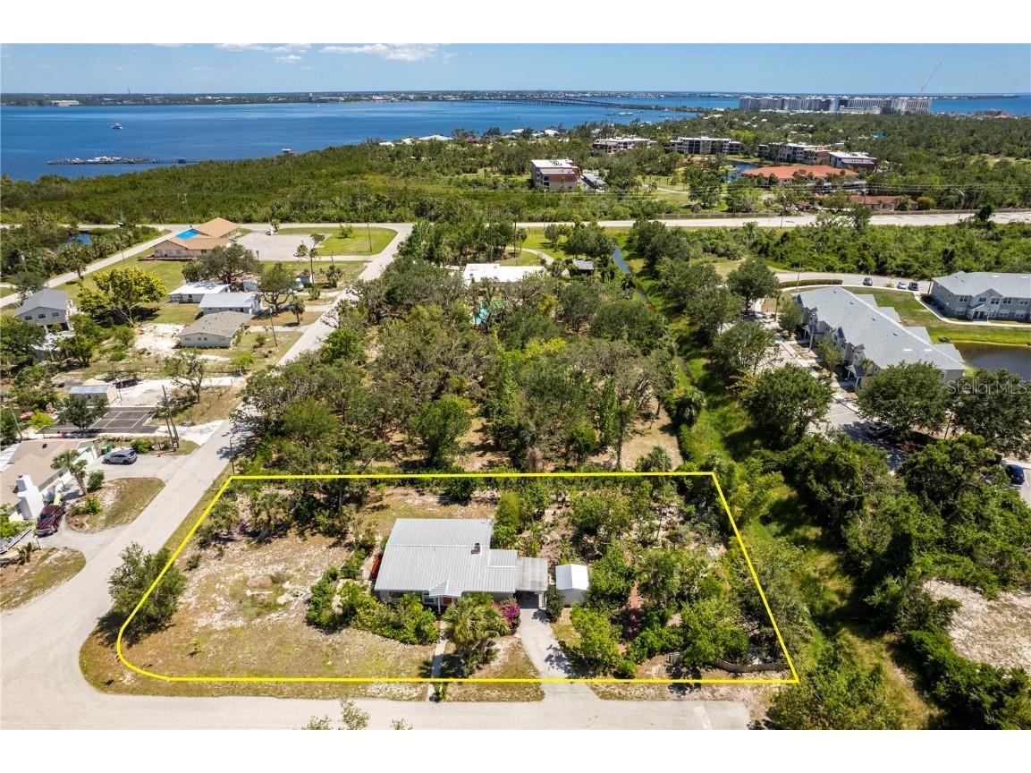 912 Las Palmas Court Port Charlotte FL 33980 C7475369 image1