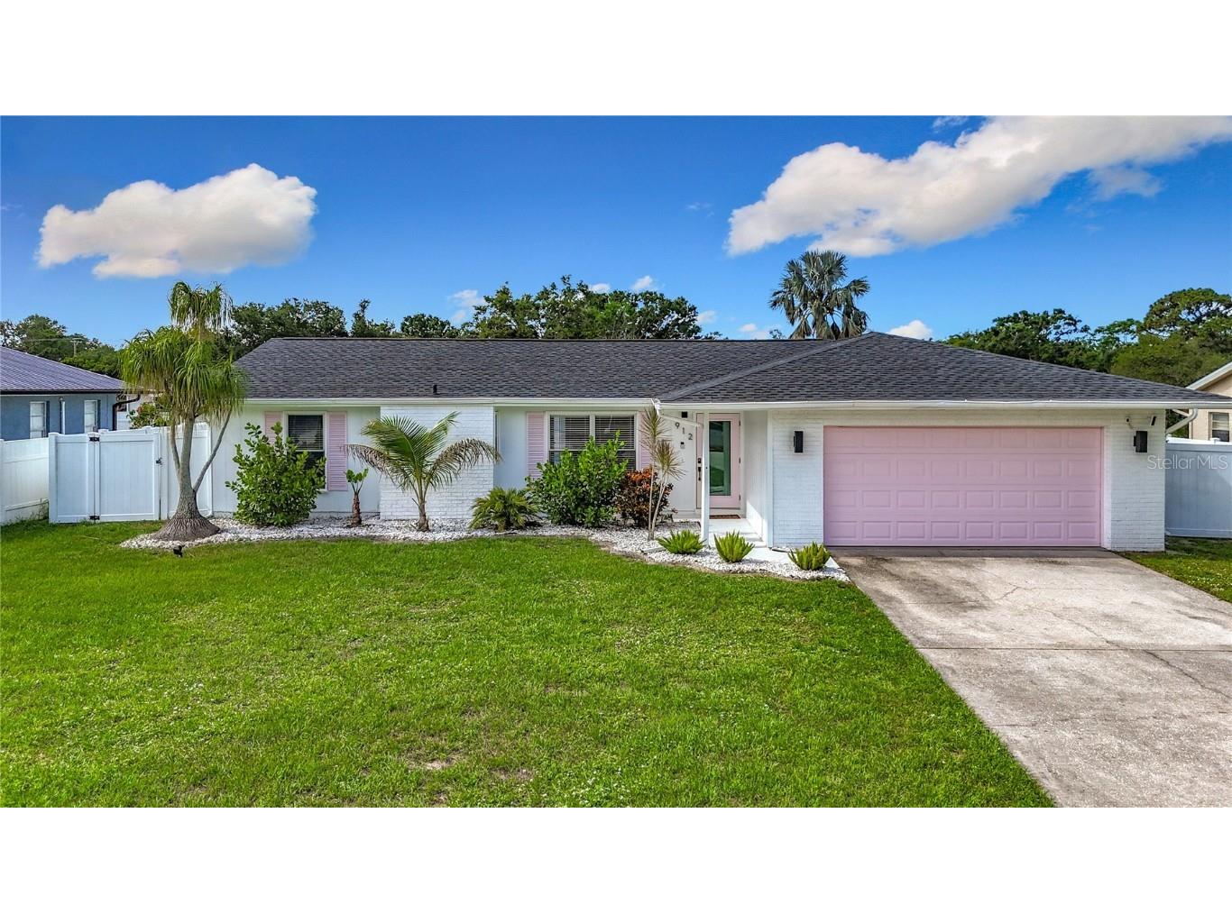 912 Ponderosa Pine Lane Sarasota FL 34243 - SARASOTA BAY A4655578 image1