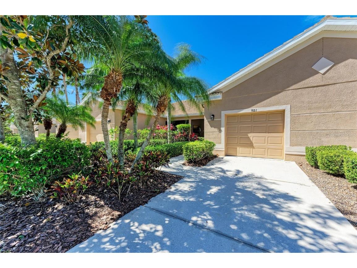 9121 Stone Harbour Loop Bradenton FL 34212 A4645894 image1
