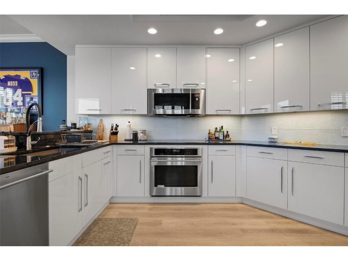 9122 Midnight Pass Road #34 Sarasota FL 34242 - INTRACOASTAL WATERWAY A4581541 image16