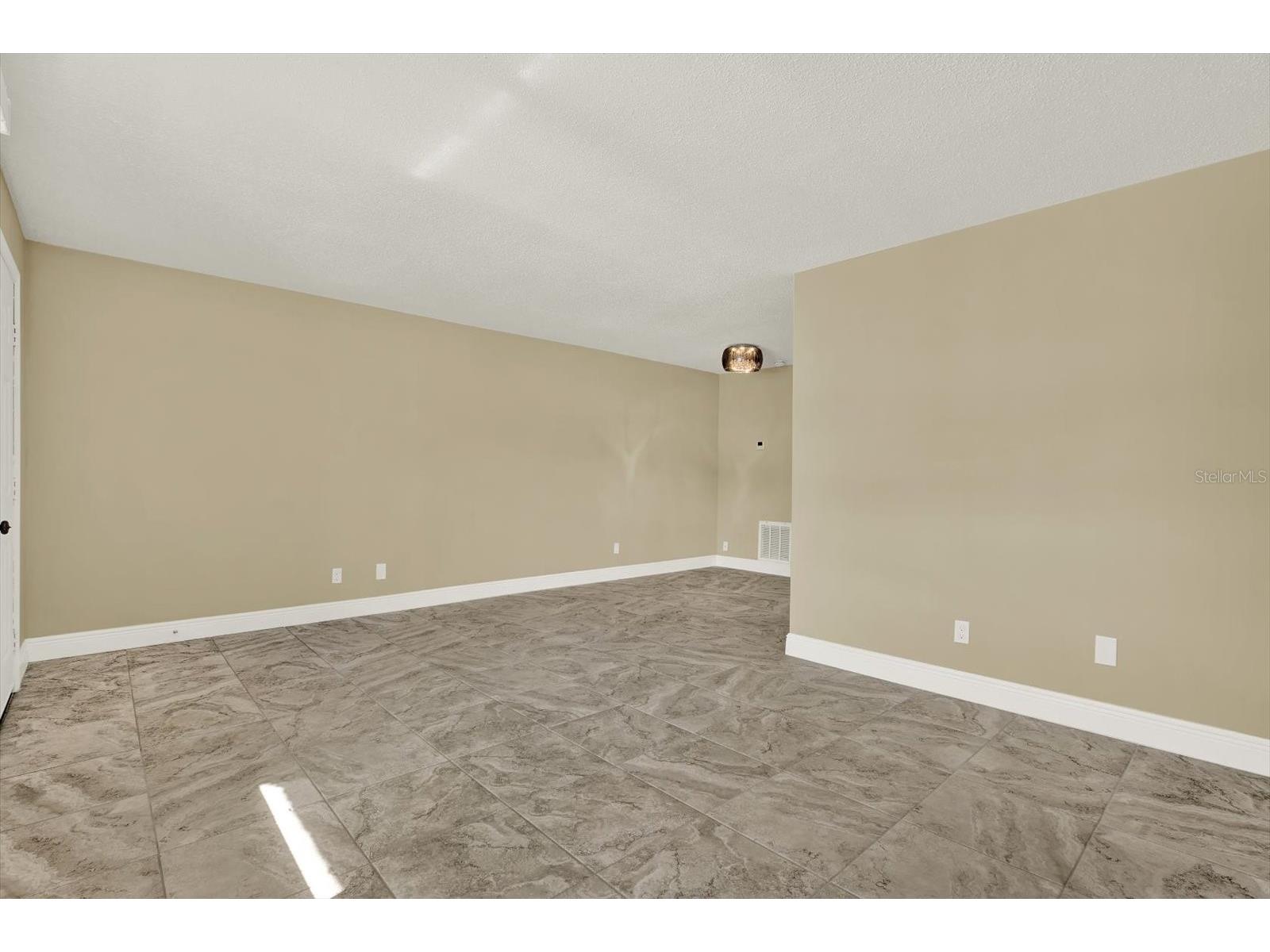 9125 Tudor Drive #D109 Tampa FL 33615 TB8471158 image4