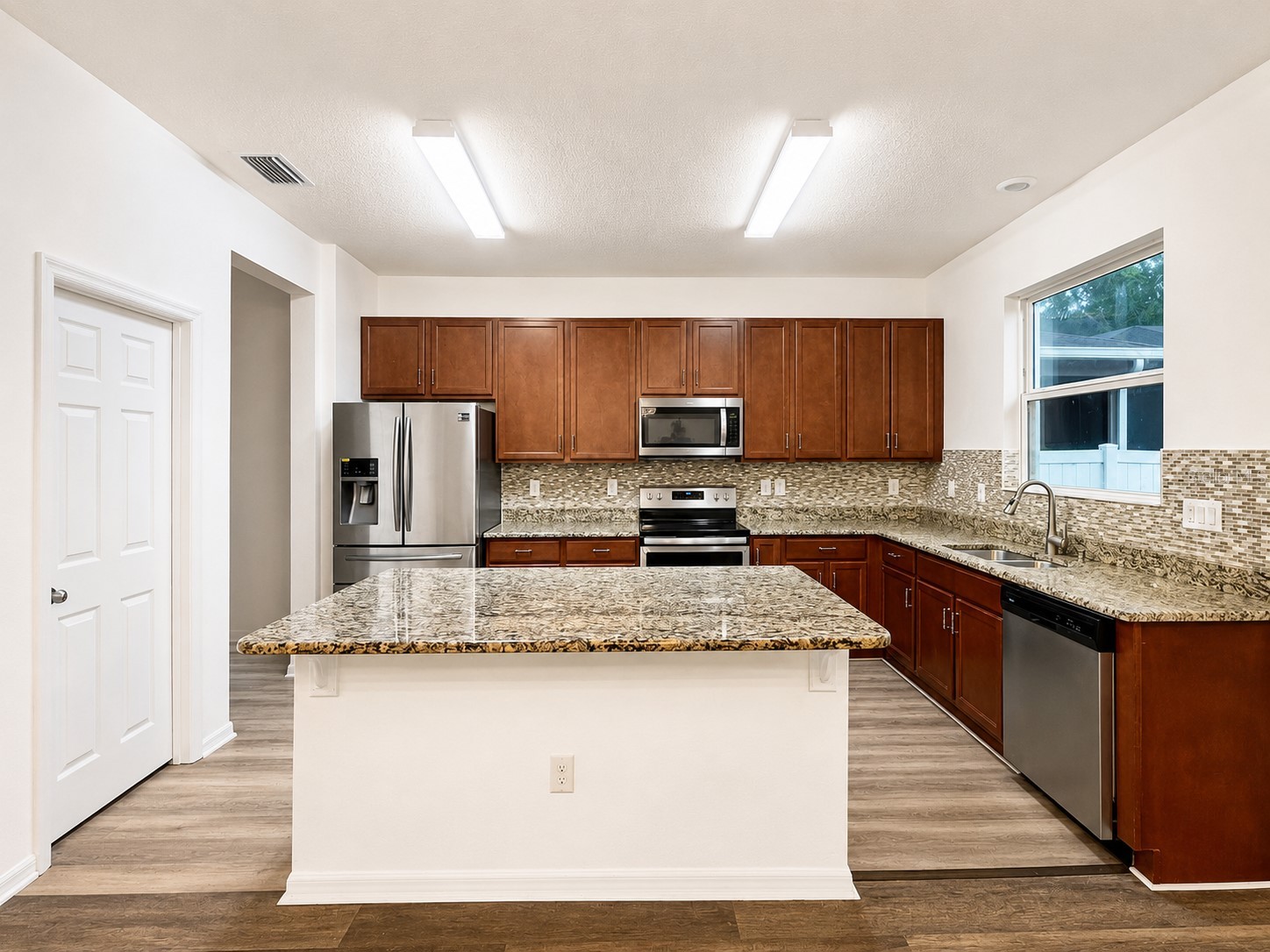 9126 Freedom Hill Dr Seffner FL 33584 TB8519299 image2