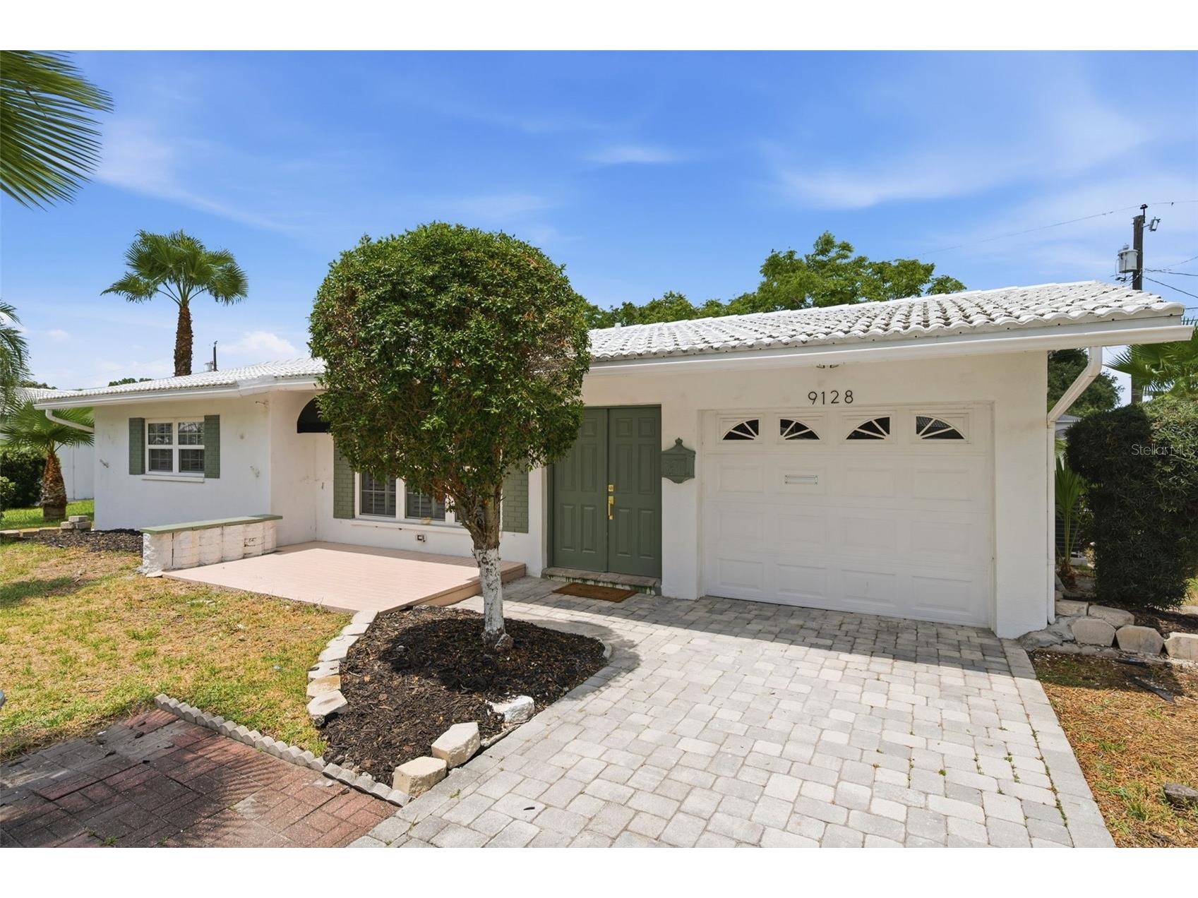 9128 142nd Street Seminole FL 33776 TB8522013 image1